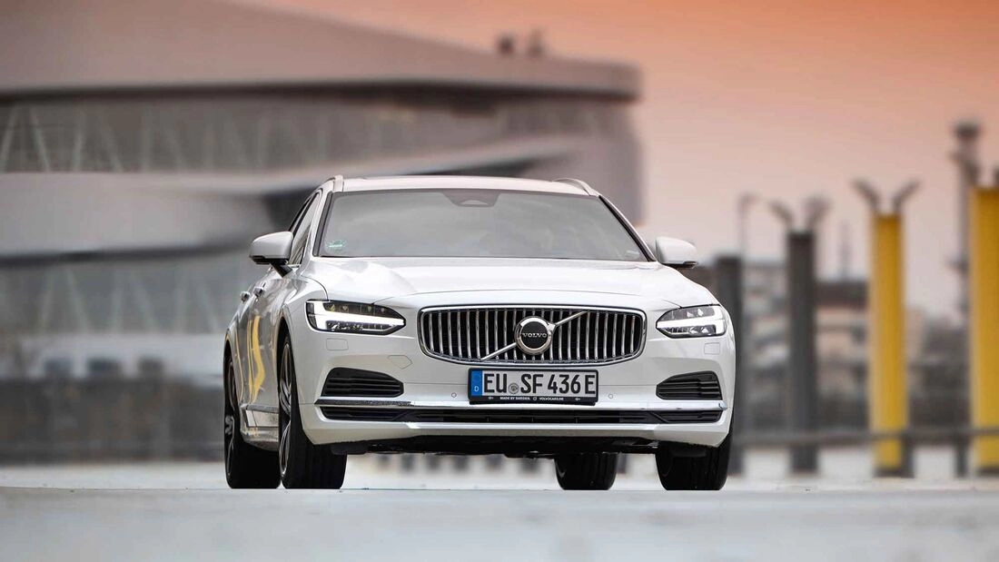 Volvo V90 Recharge T6 on test