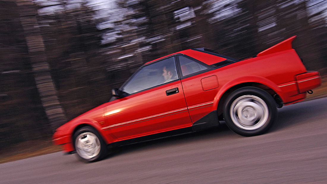 Toyota MR2 in the driving report: mid-engine sports car for beginners
