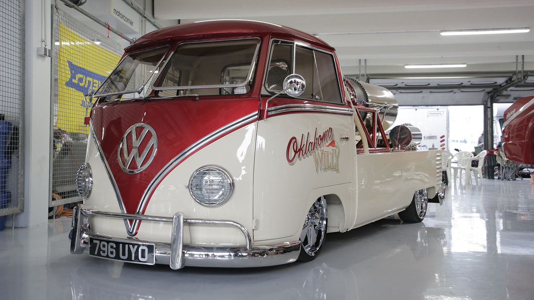 VW Bulli Oklahoma Willy with jet drive drives almost 500 km / h.