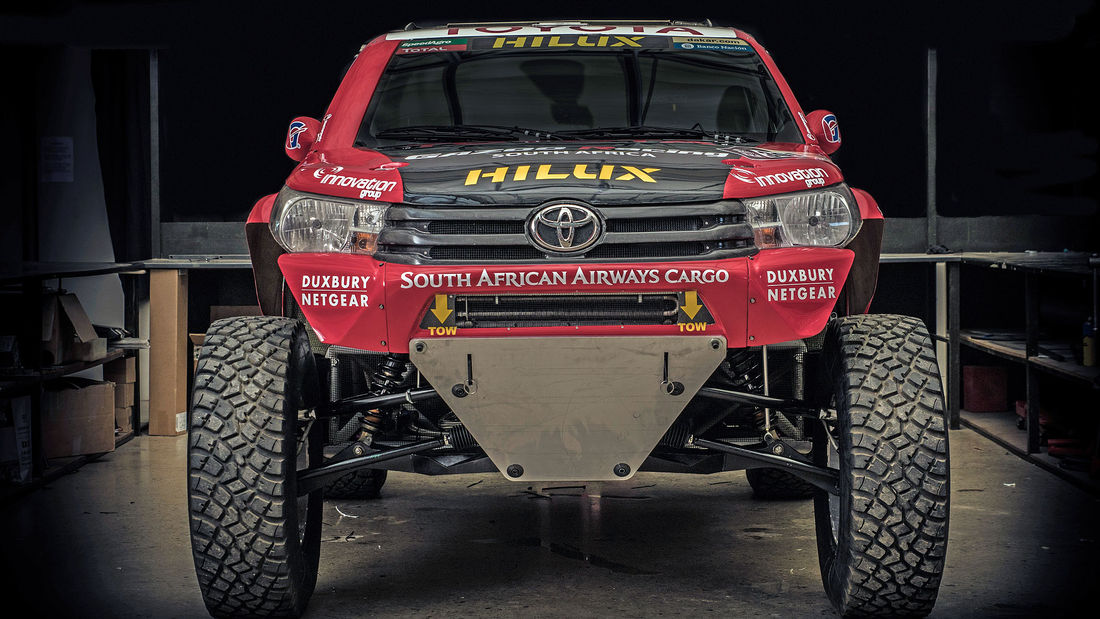 Toyota Hilux Dakar Rally 2017: Frontal attack with V8 power